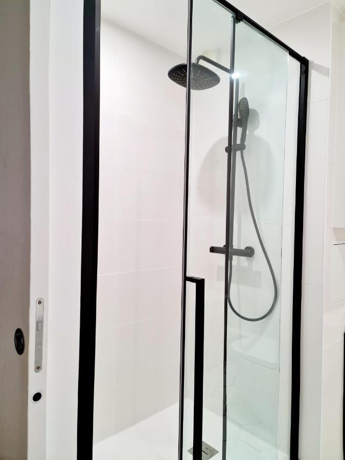Chambre, Salle De Bain Et Salon Prive - Paris La Defense بيتّو المظهر الخارجي الصورة